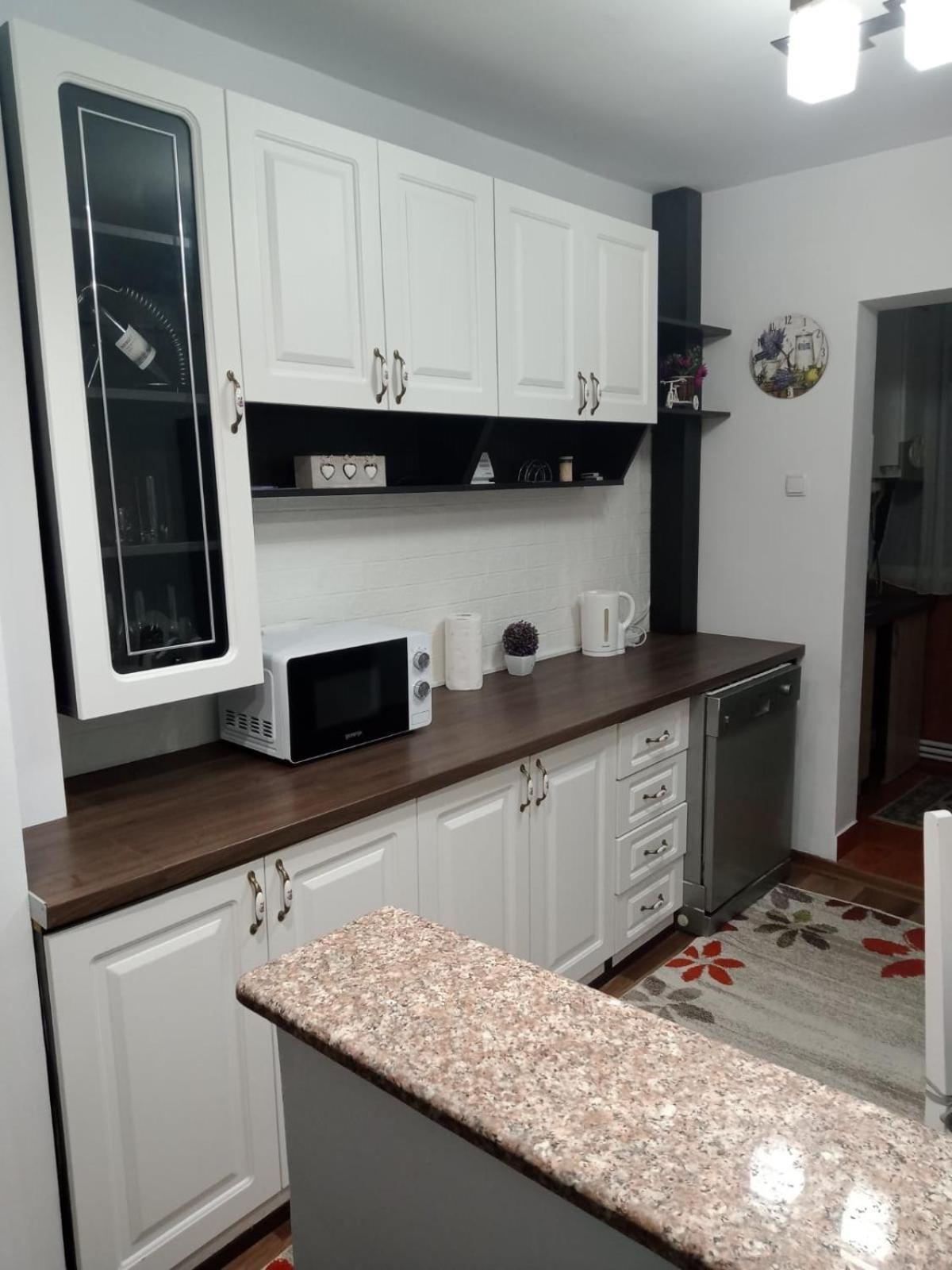 Penti Apartament Suceava Exterior photo